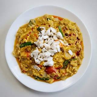 Pad Karee Poo (Pad Karee Crabmeat)